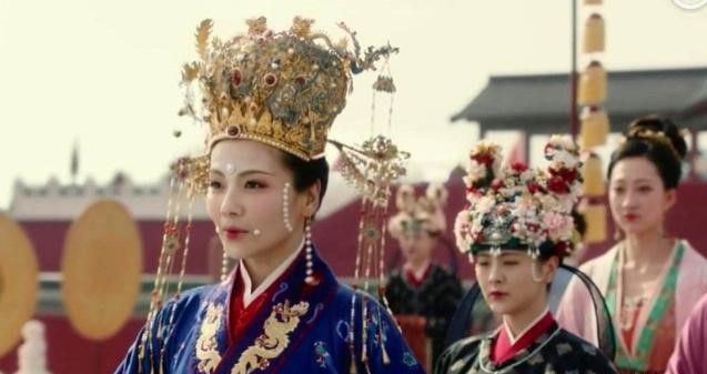 四十多岁强扮少女，刘涛是跟风还是自信过了头？