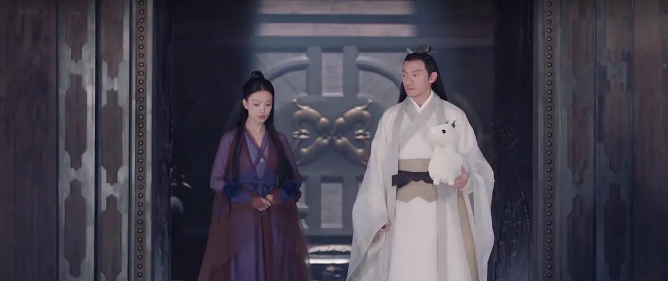 戏外更精彩,《皎若云间月》的魔幻改编路 戏外更精彩,《皎若云间月》的魔幻改编路