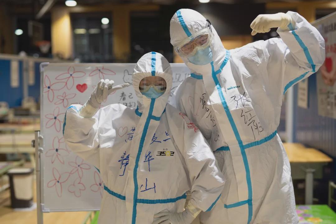 《武汉日夜》别尴吹了,我们不需要自我煽情,更不需要廉价的眼泪 《武汉日夜》别尴吹了,我们不需要自我煽情,更不需要廉价的眼泪
