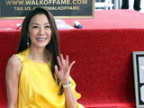 杨紫琼好莱坞<span style='color:red'>星</span><span style='color:red'>光</span>大道留<span style='color:red'>星</span> 李安关继威等助阵